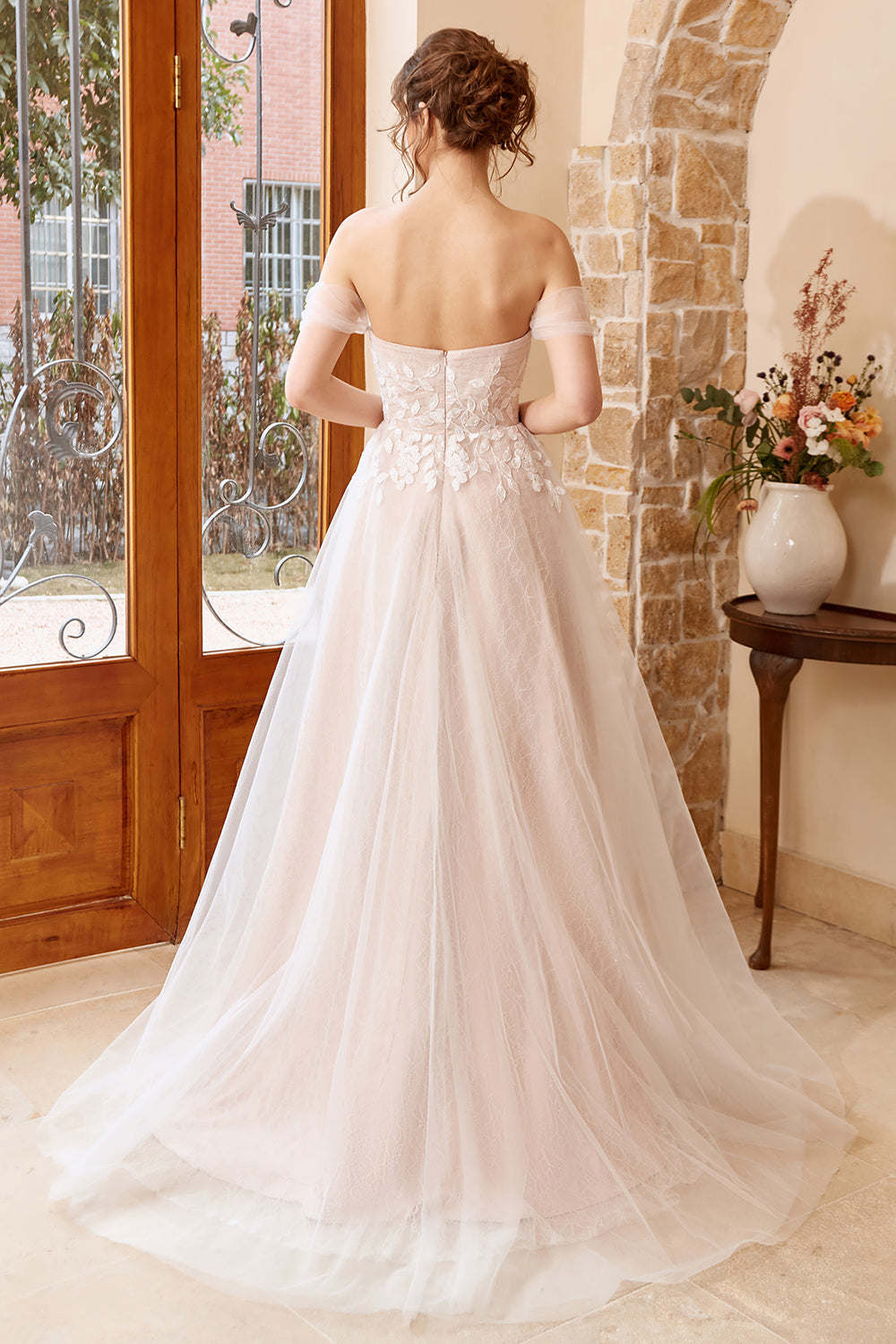 Appliques Tulle Halter Wedding Dress