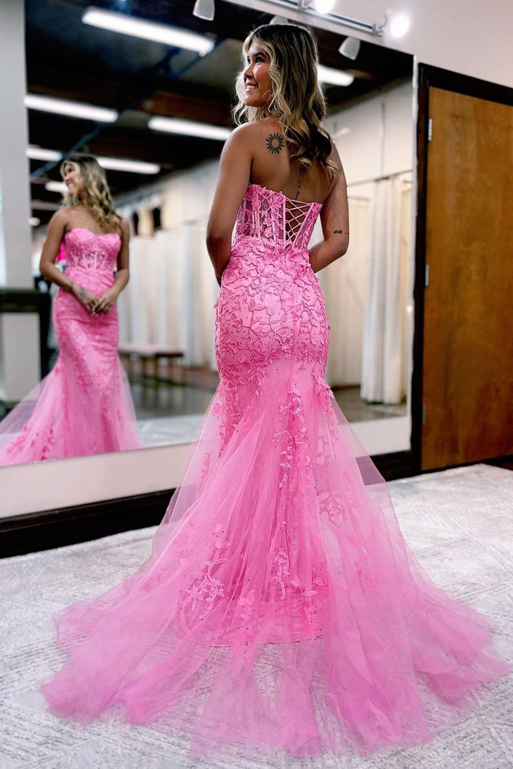 Red Sweetheart Neck Mermaid Prom Dress With Appliques