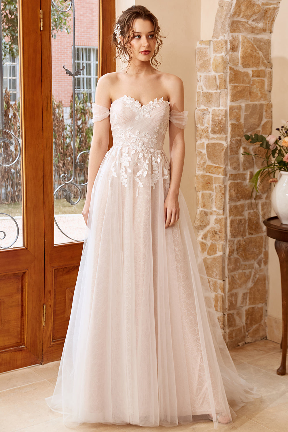 Appliques Tulle Halter Wedding Dress